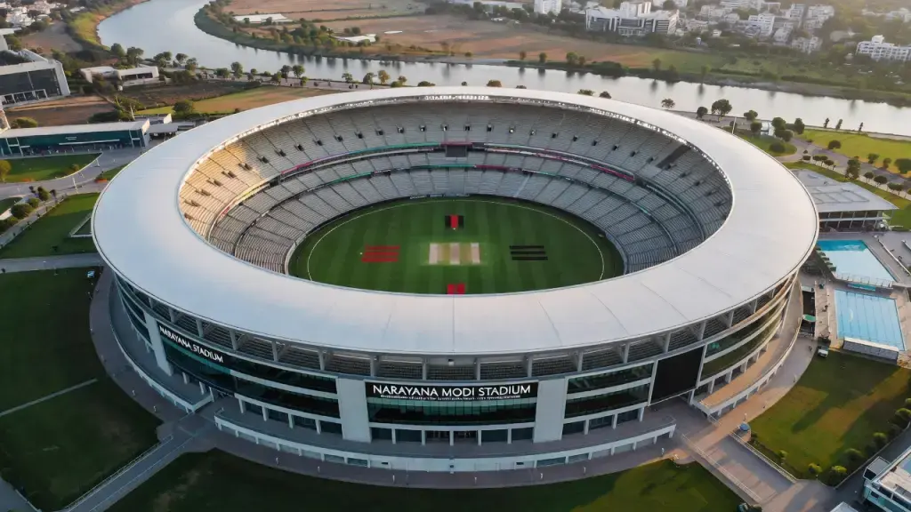 Estádio Narendra Modi dobrou capacidade e virou maior arena de críquete